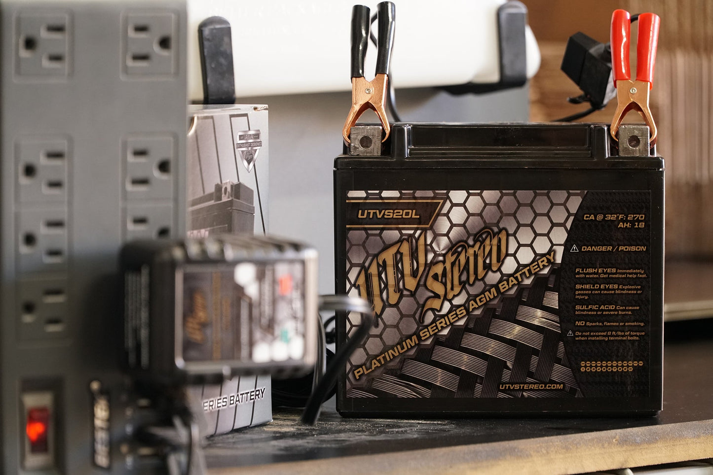 UTV Stereo 12 Volt Automatic Battery Charger / Maintainer